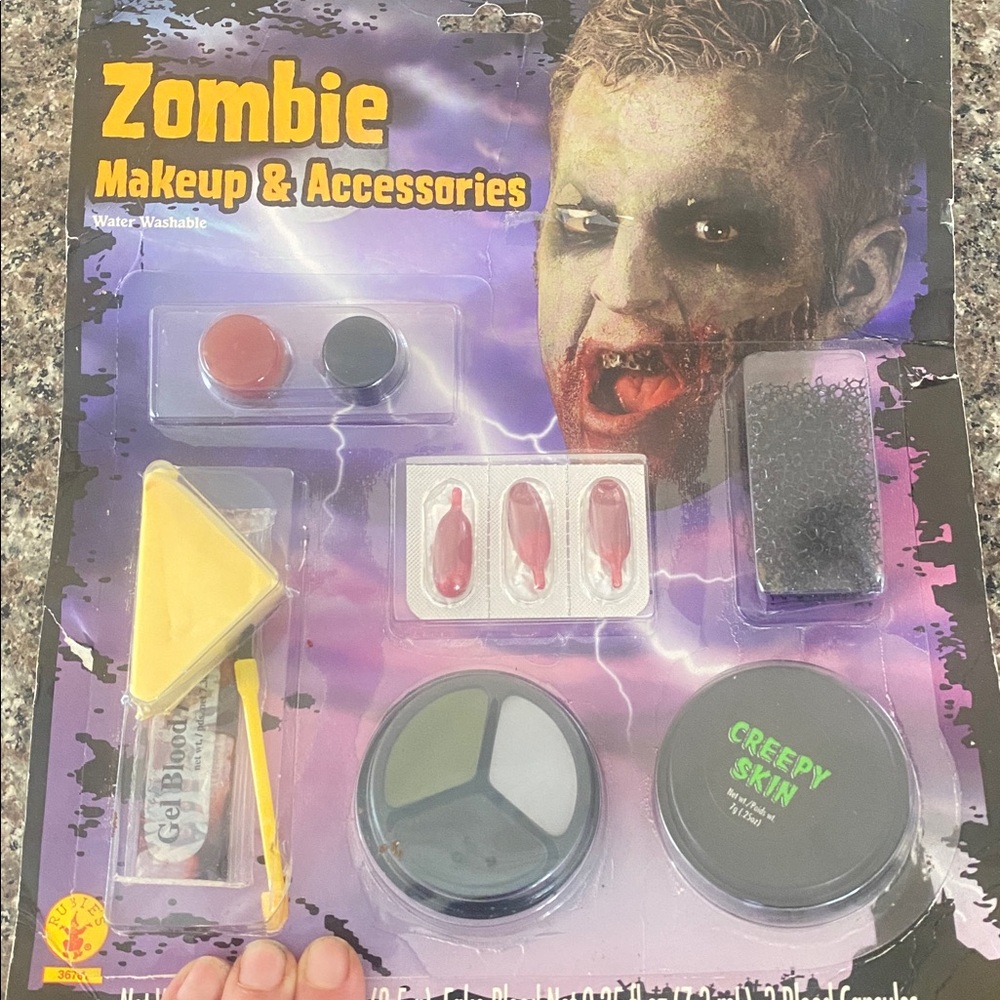 NIP Halloween Zombie make up